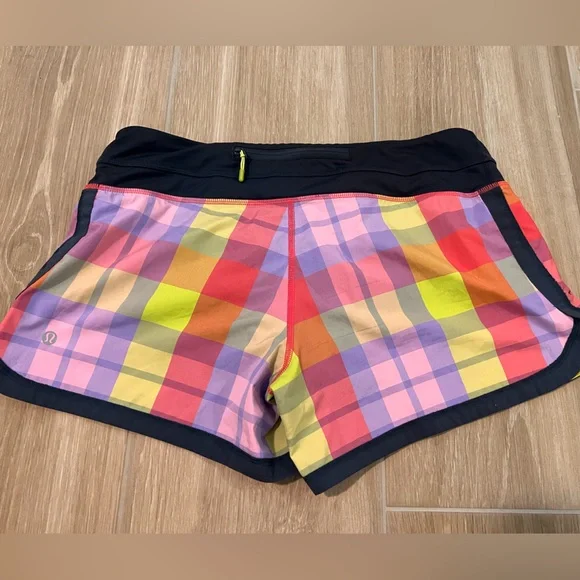 Lululemon Groovy Run Short in Foxy Plaid Passion Lavender Lime - Picture 3 of 7